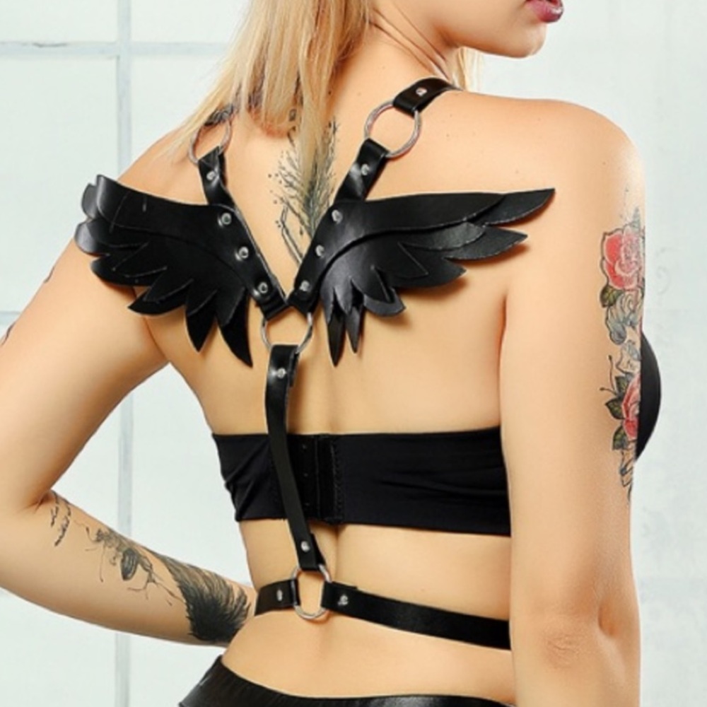 Vegan PU Leather Angel Wing Harness - Picture 6 of 12